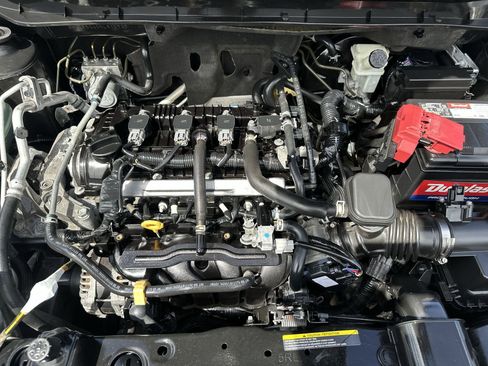 Used 2019 Nissan Kicks SV FWD image 17