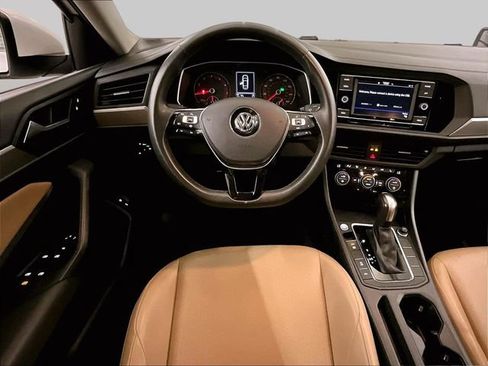 Used 2020 Volkswagen Jetta SE w/ SE Cold Weather Package FWD image 5