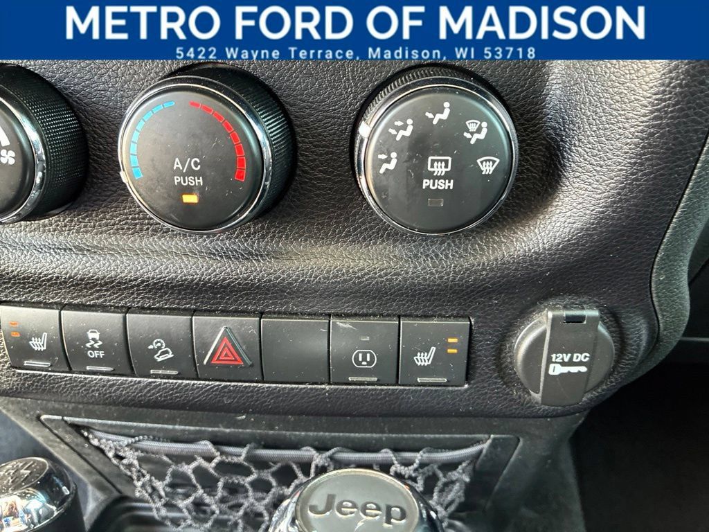 Used 2015 Jeep Wrangler Sahara AWD/4WD image 20