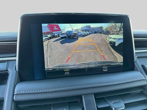 Used 2024 Chevrolet Suburban LT image 27