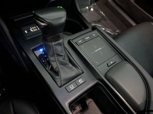 Used 2019 Lexus ES 300h w/ Premium Package FWD image 13