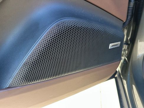 Certified 2025 Porsche Macan Electric image 22