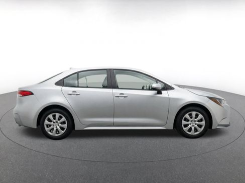 Used 2025 Toyota Corolla LE FWD image 10