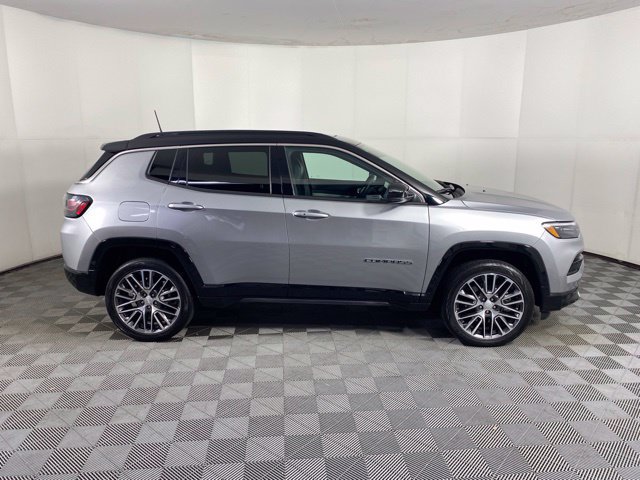 Used 2023 Jeep Compass Limited w/ Elite Group AWD/4WD image 8