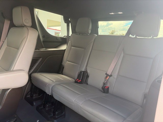 Used 2023 GMC Yukon SLT RWD image 15