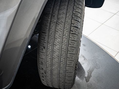 Used 2024 Jeep Wrangler Unlimited image 43