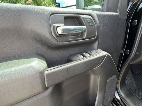 Used 2022 Chevrolet Silverado 2500 Custom w/ Custom Value Package AWD/4WD image 12