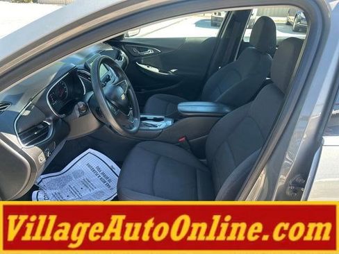 Used 2017 Chevrolet Malibu LT FWD image 14