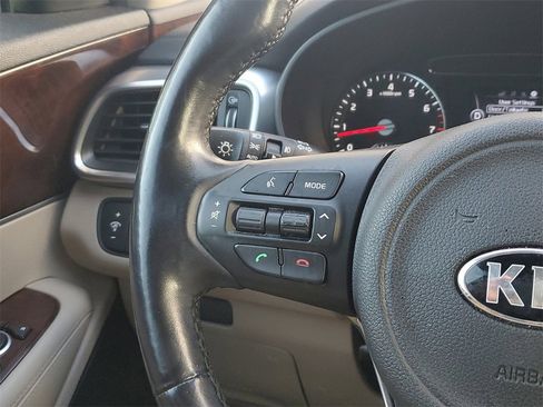 Used 2016 Kia Sorento EX image 24