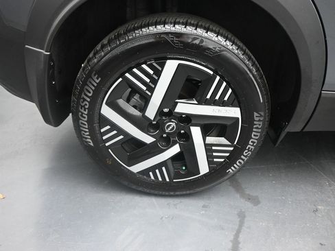 Used 2025 Nissan Kicks SV image 20