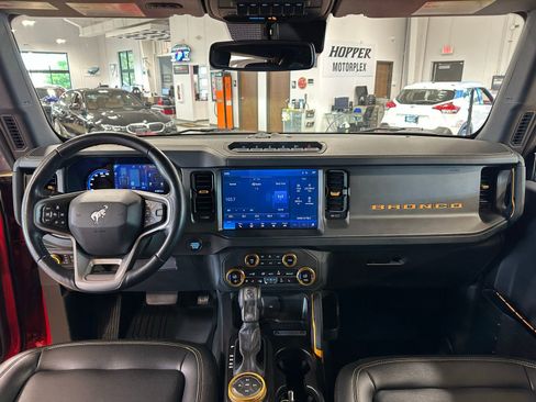 Used 2024 Ford Bronco Badlands image 19