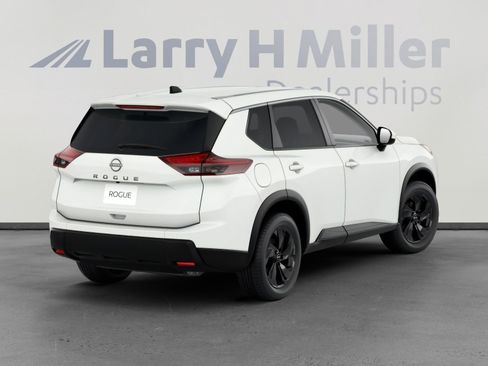 New 2026 Nissan Rogue SV FWD image 5