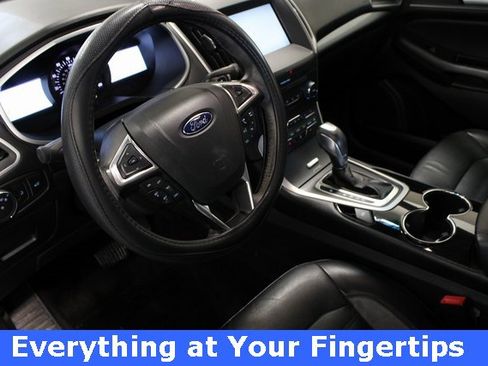 Used 2015 Ford Edge SEL w/ Equipment Group 201A image 2