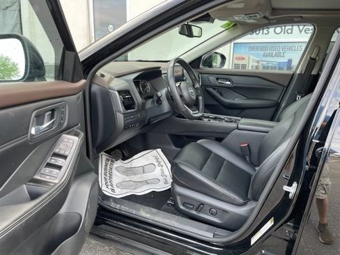 Used 2023 Nissan Rogue SL AWD/4WD image 8