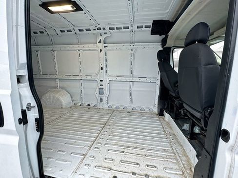 Used 2024 RAM ProMaster 3500 w/ Premium Convenience Group FWD image 8