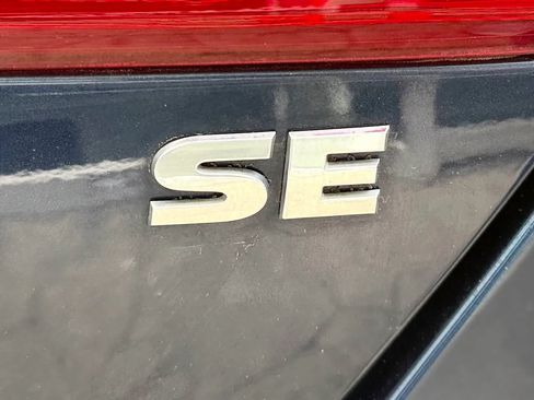 Used 2014 Volkswagen Jetta SE FWD image 42
