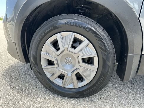 Used 2025 Nissan Kicks S FWD image 13