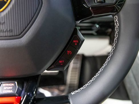 Used 2024 Lamborghini Huracan Tecnica RWD image 33