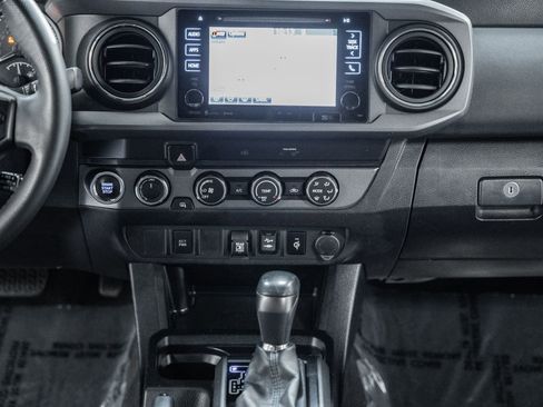 Used 2019 Toyota Tacoma TRD Sport image 28