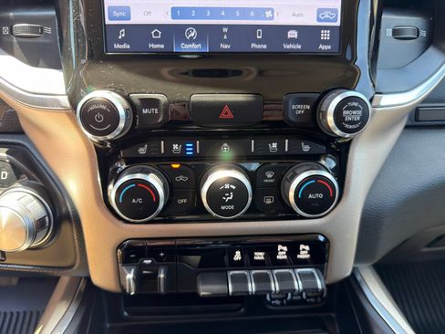 Used 2022 RAM 1500 Laramie AWD/4WD image 26