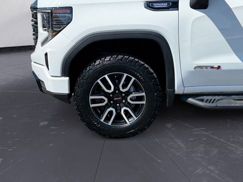Used 2023 GMC Sierra 1500 AT4 w/ AT4 Preferred Package AWD/4WD image 15