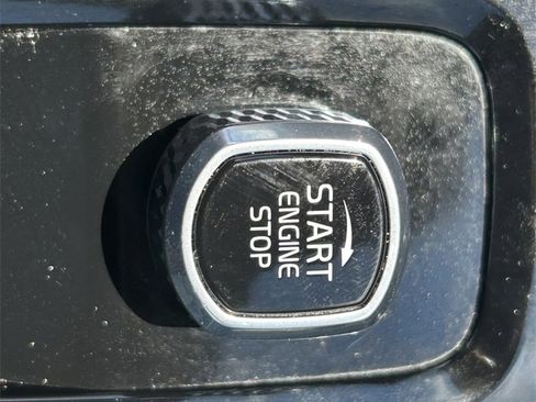 Used 2024 Volvo XC60 B5 Plus image 25