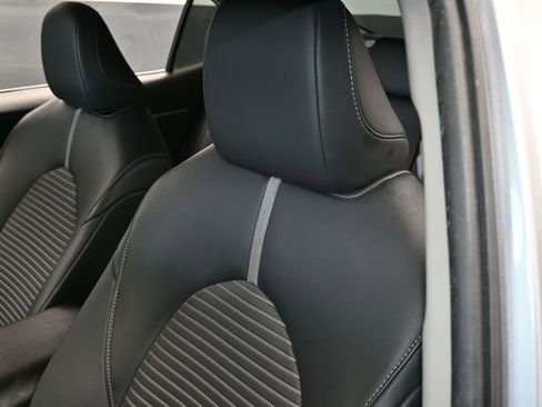 Used 2022 Toyota Camry SE image 16