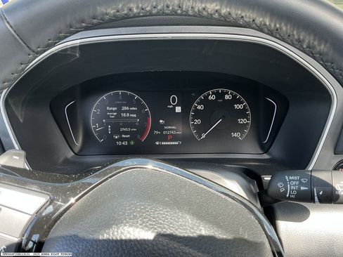 Used 2025 Honda Pilot Touring image 8