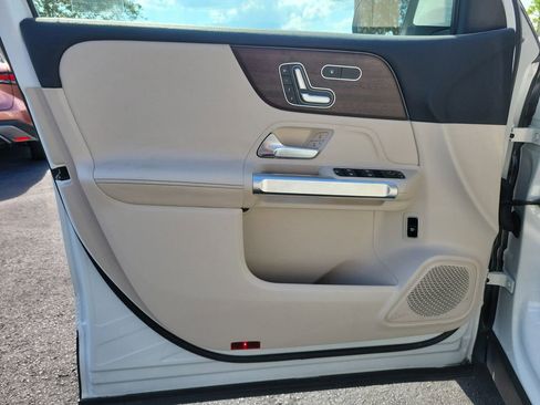 Used 2023 Mercedes-Benz GLB 250 image 17