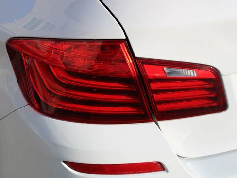 Used 2016 BMW M5 RWD image 32