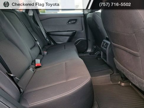 Used 2023 Nissan Rogue S image 43