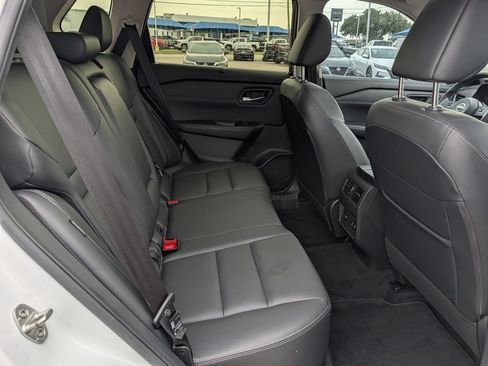 Used 2024 Nissan Rogue SL w/ SL Premium Package FWD image 31