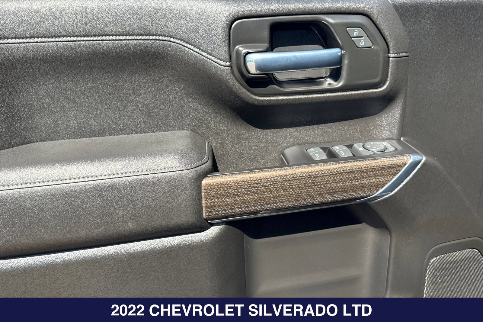 Used 2022 Chevrolet Silverado 1500 RST w/ Safety Package AWD/4WD image 12