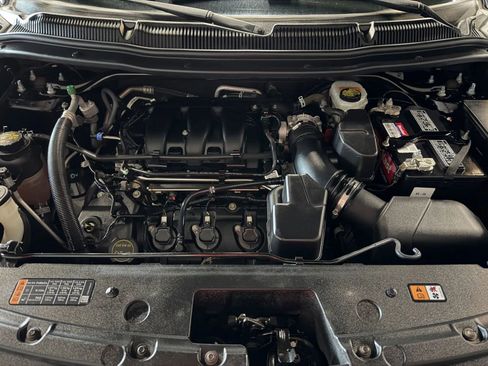 Used 2018 Ford Explorer XLT w/ Equipment Group 202A image 20