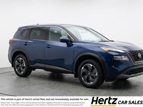 Used 2025 Nissan Rogue SV image 1