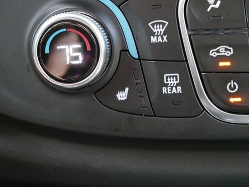 Used 2023 Chevrolet Traverse LT AWD/4WD image 17