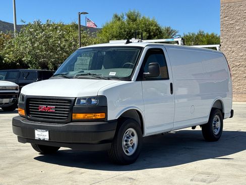 New 2025 GMC Savana 2500 w/ Driver Convenience Package RWD image 4