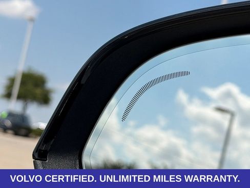 Certified 2026 Volvo XC40 B5 Plus AWD/4WD image 11