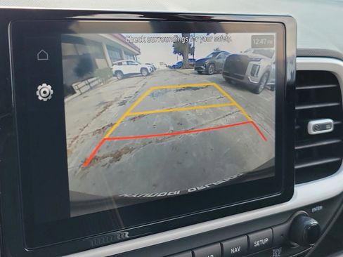 Used 2025 Hyundai Venue Limited FWD image 21