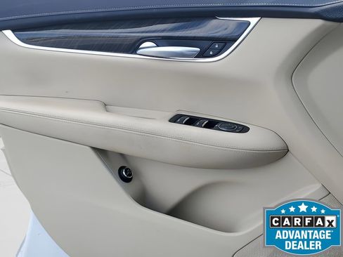 Used 2019 Cadillac XT5 FWD image 27