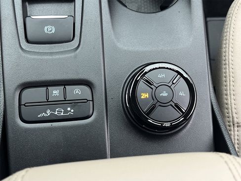 New 2025 Ford Ranger XLT w/ FX4 Off-Road Package image 9