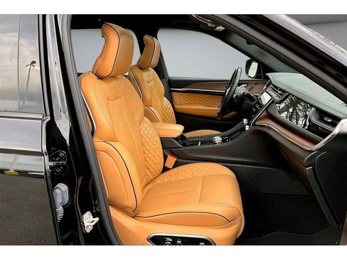 Certified 2024 Jeep Grand Cherokee L Summit w/ High Altitude Package image 8