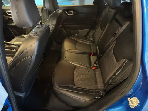 Used 2024 Jeep Compass Latitude w/ Convenience Group AWD/4WD image 21