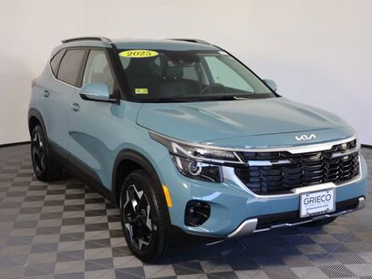Used 2025 Kia Seltos EX