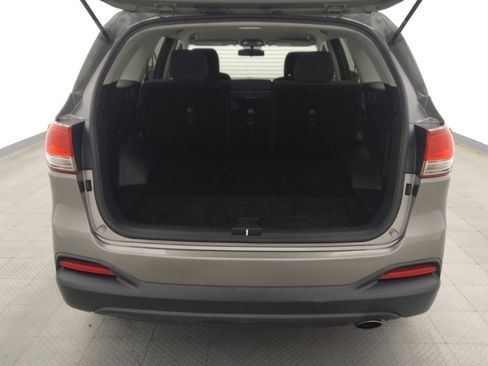 Used 2017 Kia Sorento L FWD image 29
