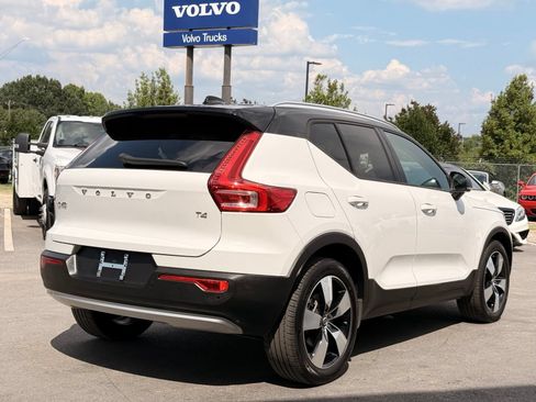 Used 2020 Volvo XC40 T4 Momentum w/ Protection Package FWD image 8