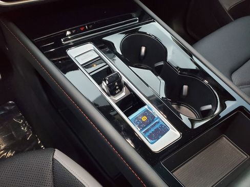 New 2026 Volkswagen Atlas Peak Edition AWD/4WD image 10