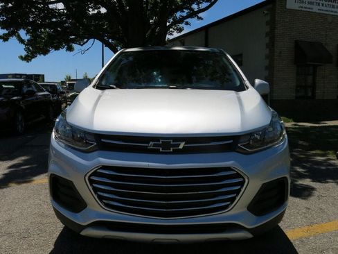 Used 2022 Chevrolet Trax LS w/ Tint and Cruise Package AWD/4WD image 7
