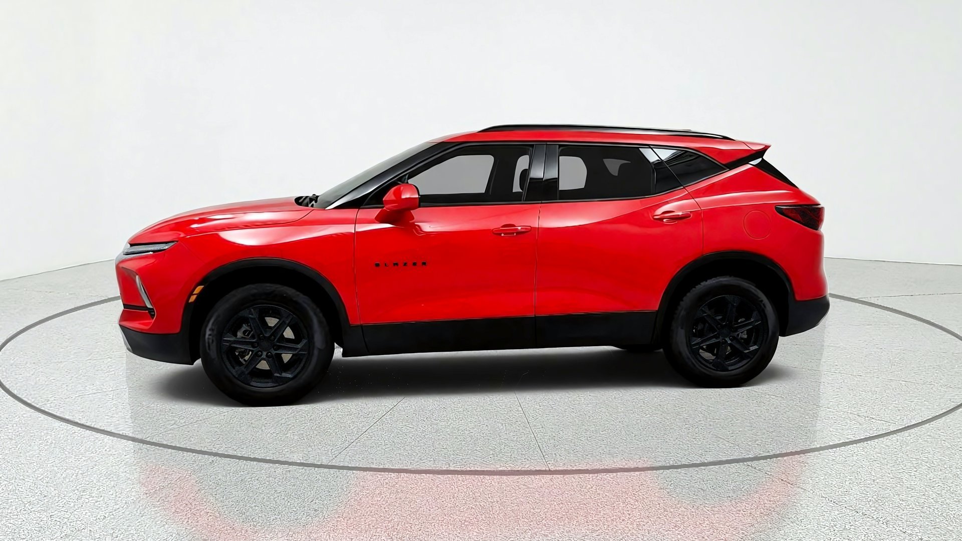 Used 2024 Chevrolet Blazer LT w/ Convenience Package FWD image 2
