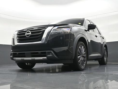Used 2022 Nissan Pathfinder SL w/ SL Premium Package FWD image 25